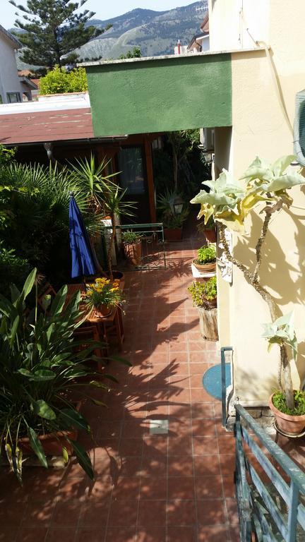 Apartment In A Villa A Mondello Buitenkant foto